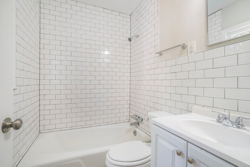 More Photos Of 1409 Georgia Hwy 11, Monroe Office Residential For Sale