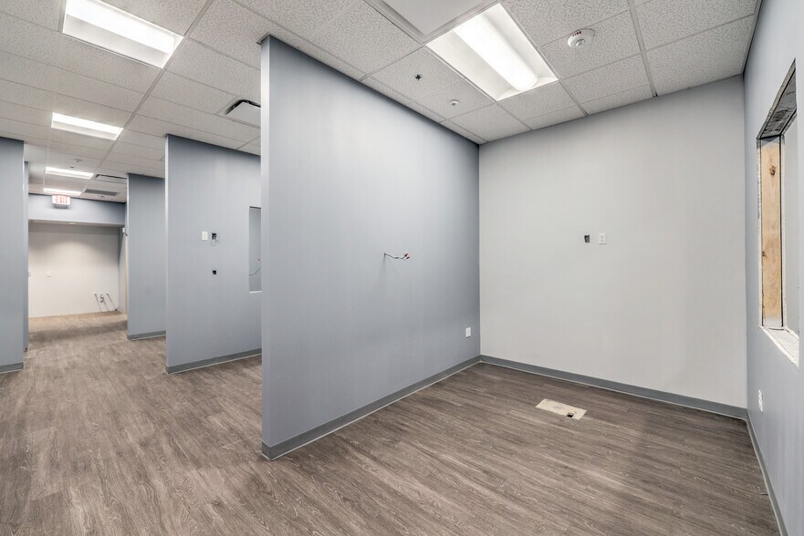 More Photos Of 2943-3073 W Craig Rd, North Las Vegas Unknown For Lease