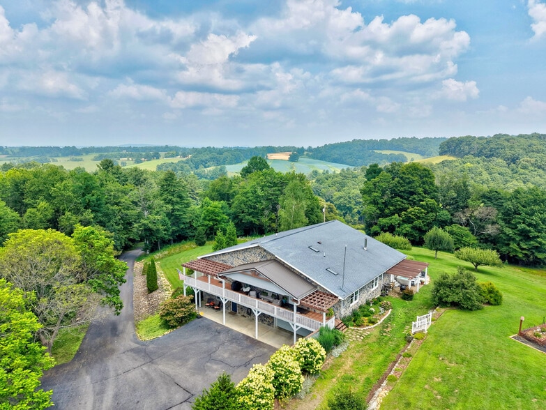 Primary Photo Of 1661 Turner Spur Rd, Fancy Gap Healthcare For Sale