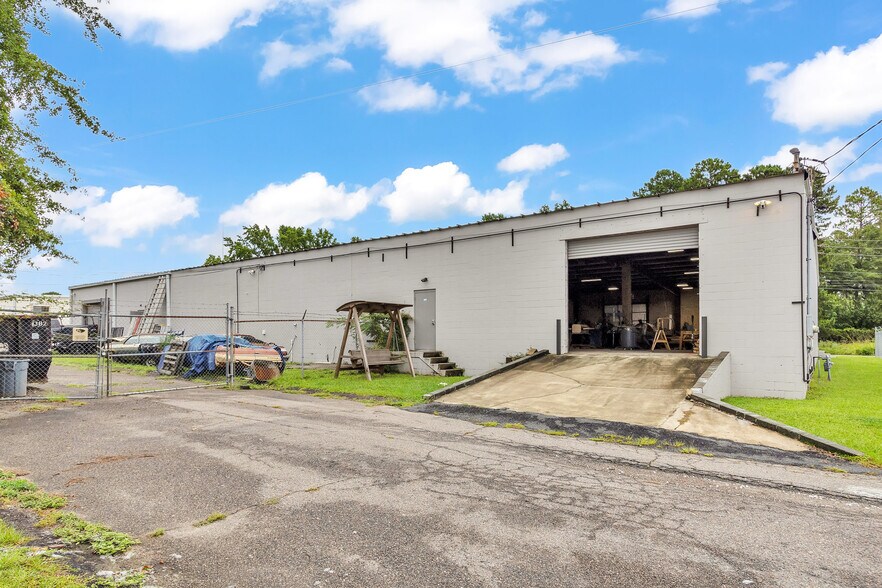 More Photos Of 1827 Killingsworth Rd, Augusta Warehouse For Lease