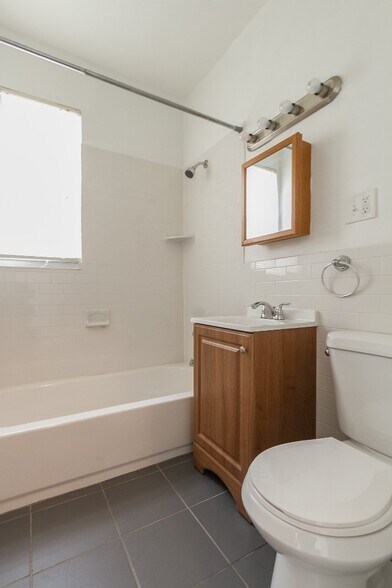 More Photos Of 7 Newark Bay Ct, Bayonne Apartments For Sale