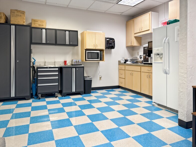 More Photos Of 100 NE 5th St, Oklahoma City Coworking Space