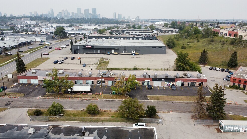 More Photos Of 4412 Manilla Rd SE, Calgary Showroom For Sale