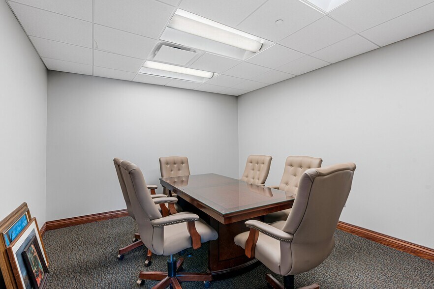 More Photos Of 4400 Calumet Ave, Manitowoc Office For Sale