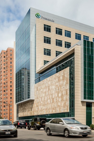 More Photos Of 2845 N Sheridan Rd, Chicago Medical For Lease