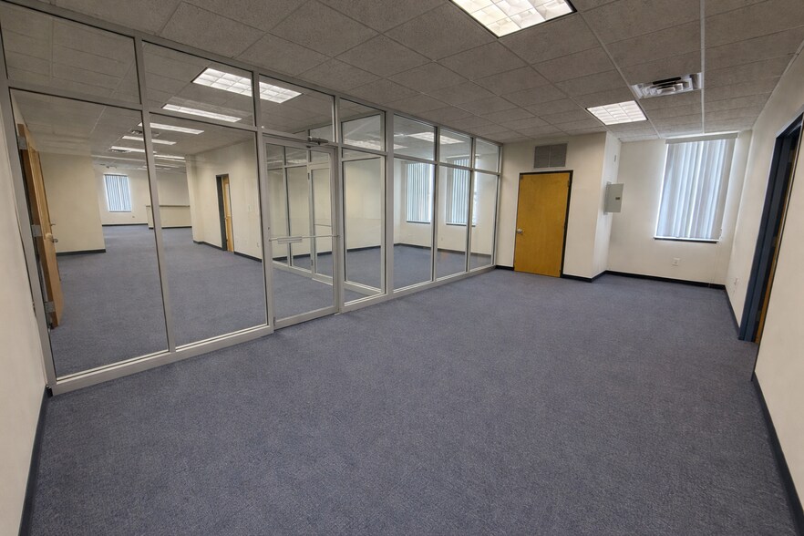 More Photos Of 545 Cary Ave, Staten Island Office For Lease