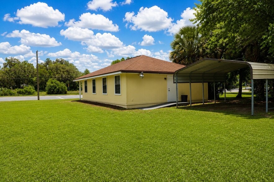 More Photos Of 7230 SE US Highway 301, Hawthorne Office For Sale