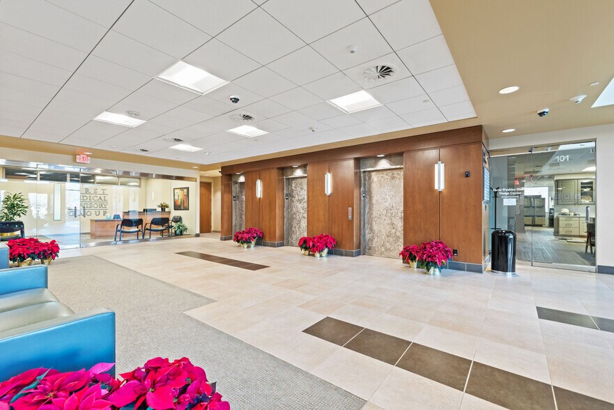 More Photos Of 392 E Winchester St, Murray Office For Lease