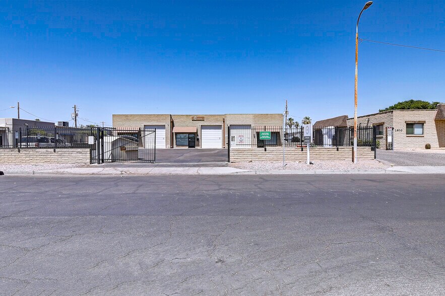 More Photos Of 2928 N 30th St, Phoenix Warehouse For Lease