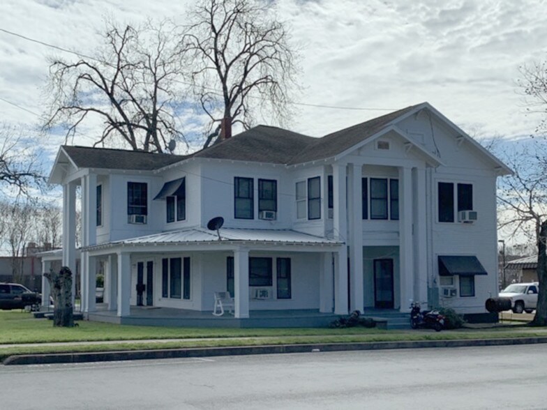 More Photos Of 158 E Colorado St, La Grange Apartments For Sale