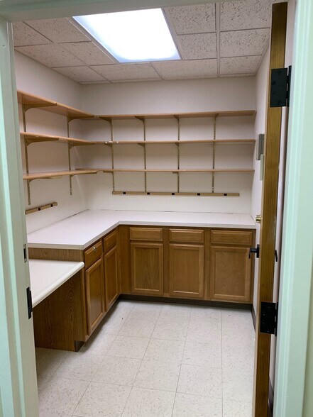 More Photos Of 349 W Washington St, Morgantown Medical For Lease