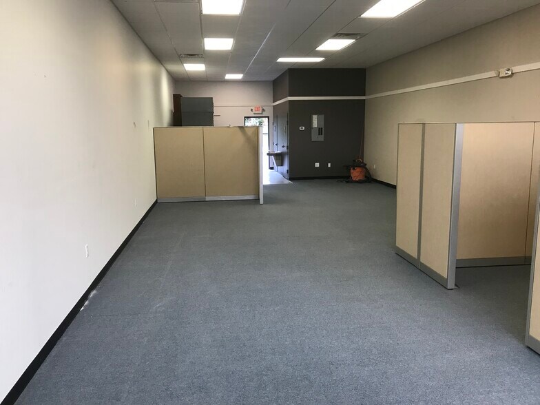 More Photos Of 1954 US Highway 1, Rockledge Storefront Retail Office For Lease