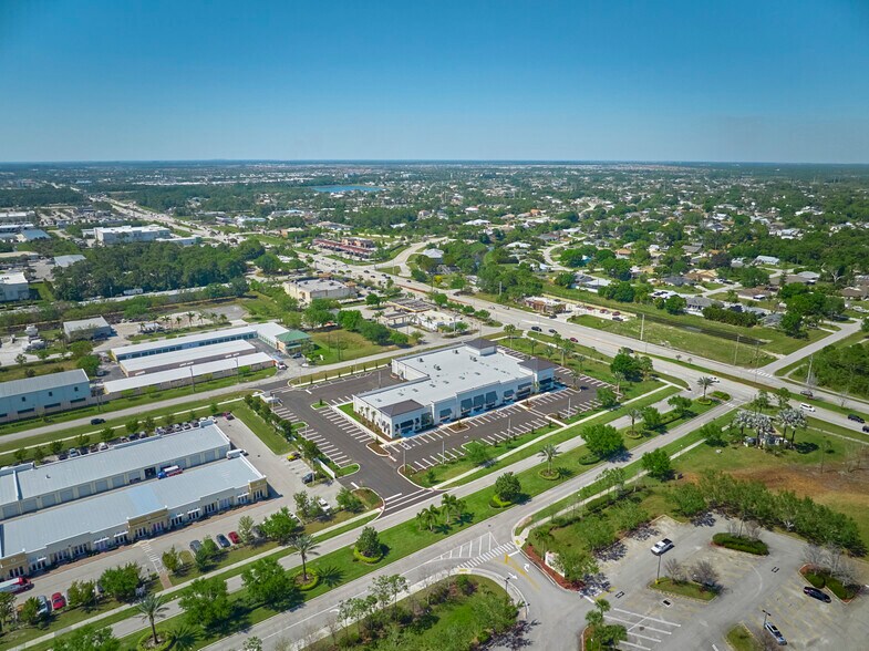 More Photos Of 1908 SW Gatlin Blvd, Port Saint Lucie General Retail For Lease