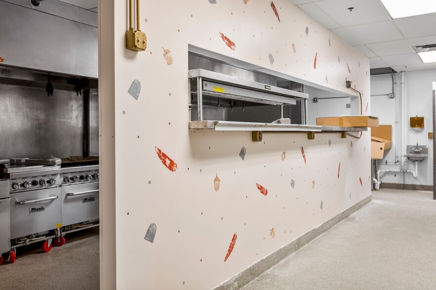 More Photos Of 61 N Pearl St, Albany Apartments For Lease