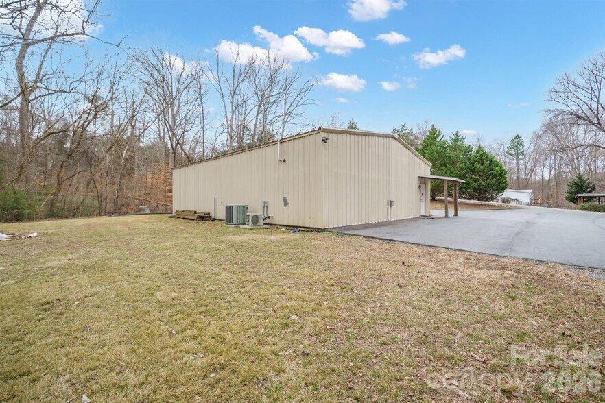 More Photos Of 111 Blackberry Ln, Stanley Flex For Sale