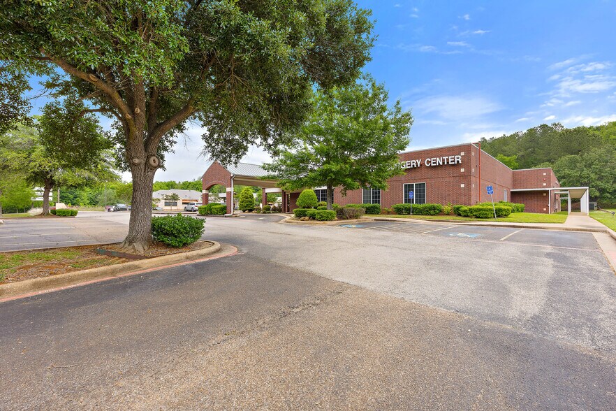 More Photos Of 3610 N University Dr, Nacogdoches Healthcare For Sale