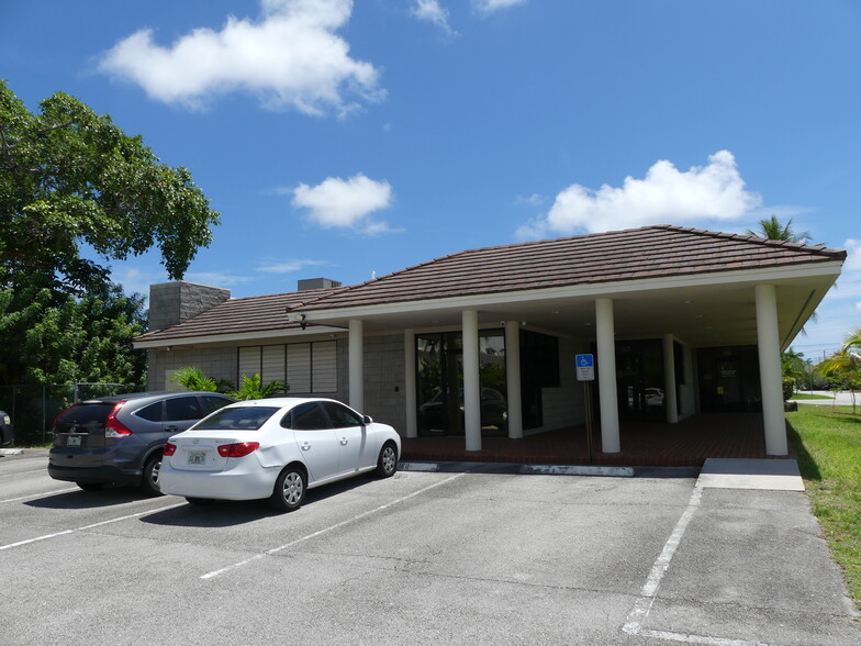 More Photos Of 925 SE 1st St, Pompano Beach Medical For Sale