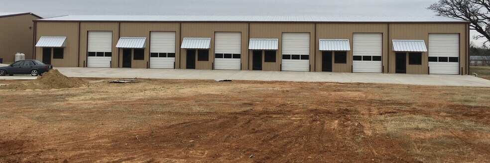More Photos Of 7601 Rendon Bloodworth Rd, Mansfield Flex For Lease