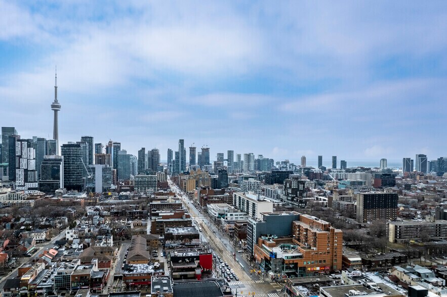 More Photos Of 280 Spadina Ave, Toronto Apartments For Sale