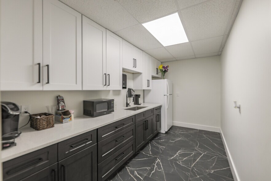More Photos Of 3434 Hancock Bridge Pky, North Fort Myers Office For Lease