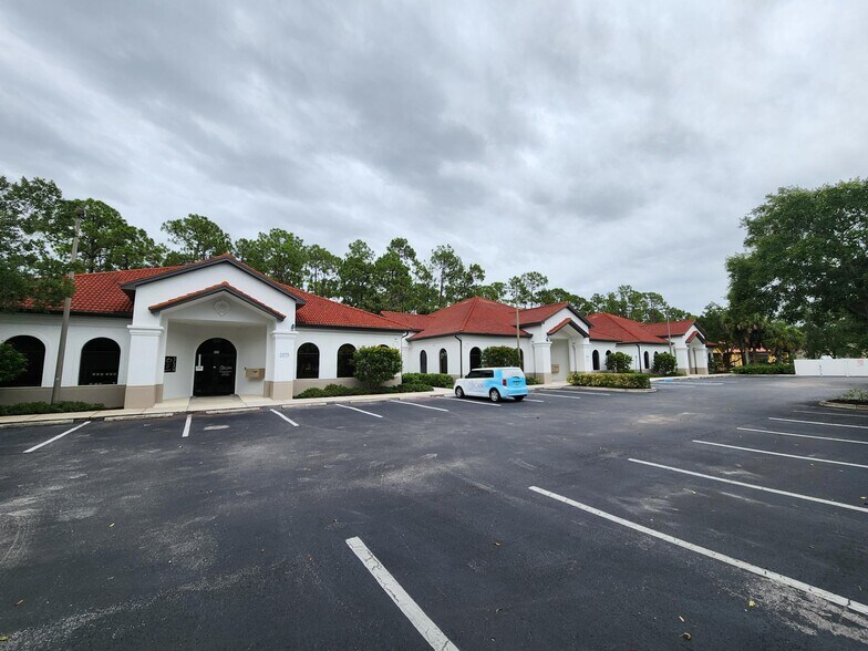 Primary Photo Of 2575 Northbrooke Plaza Dr, Naples Loft Creative Space For Lease