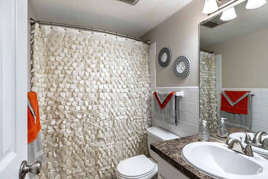 More Photos Of 4128-4154 SW 6th Ave, Topeka Apartments For Sale