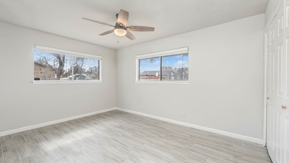 More Photos Of 916 Toepperwein Rd, Converse Loft Creative Space For Lease