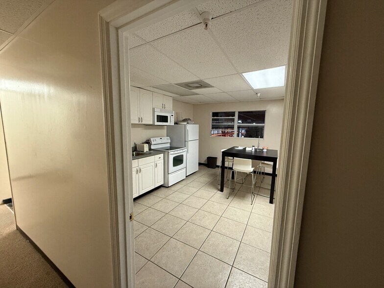 More Photos Of 2 US Highway 17 92 N, Haines City Showroom For Sale