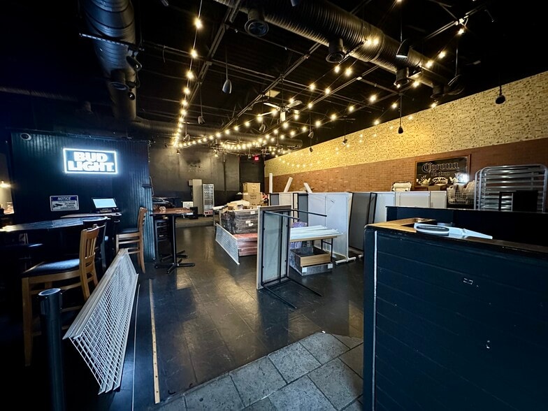 More Photos Of 3793 Samet Dr, High Point Unknown For Lease