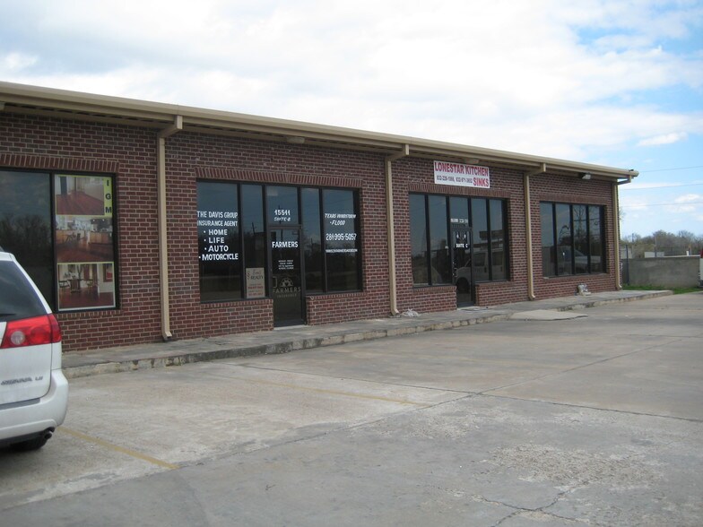 More Photos Of 15511 Highway 6, Rosharon Storefront Retail Office For Lease