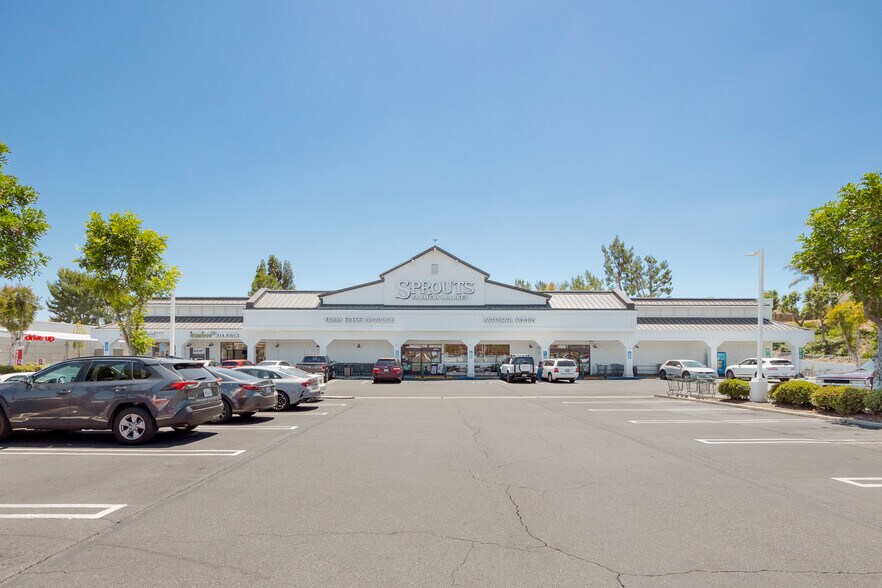 More Photos Of 17474-17580 Yorba Linda Blvd, Yorba Linda Unknown For Lease