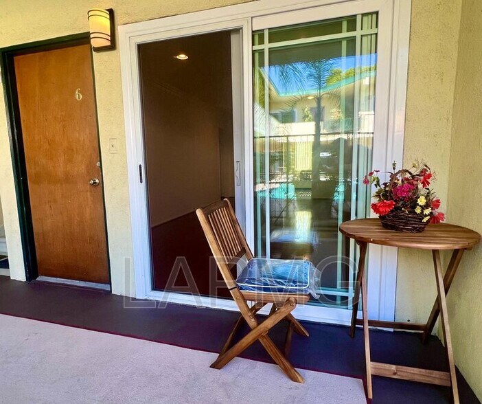 More Photos Of 8130 Norton Ave, West Hollywood Apartments For Sale