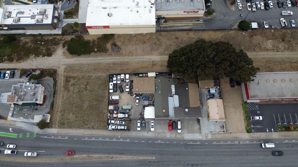 More Photos Of 1523-1533 Del Monte Blvd, Seaside Auto Repair For Sale