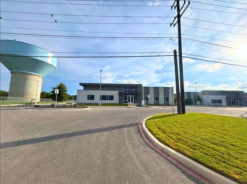 More Photos Of 4318 De Zavala Rd, San Antonio Medical For Sale