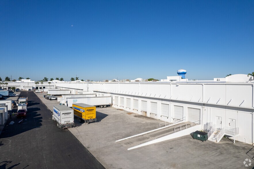 More Photos Of 730 S Powerline Rd, Deerfield Beach Unknown For Lease