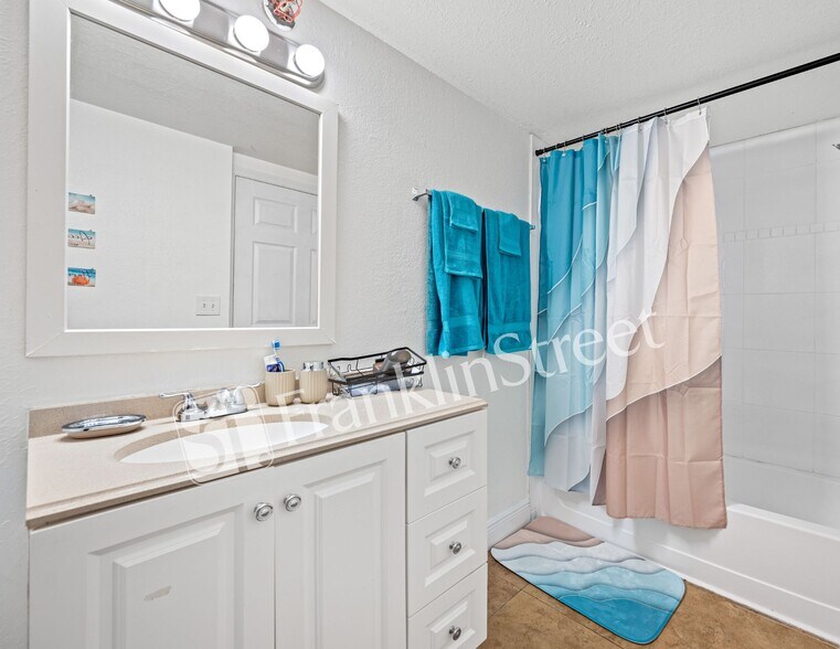 More Photos Of 6682 5th Ave N, Saint Petersburg Apartments For Sale