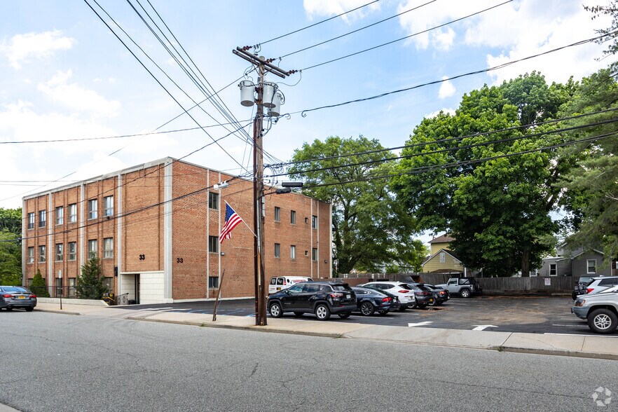 More Photos Of 33 Queens St, Syosset Loft Creative Space For Lease