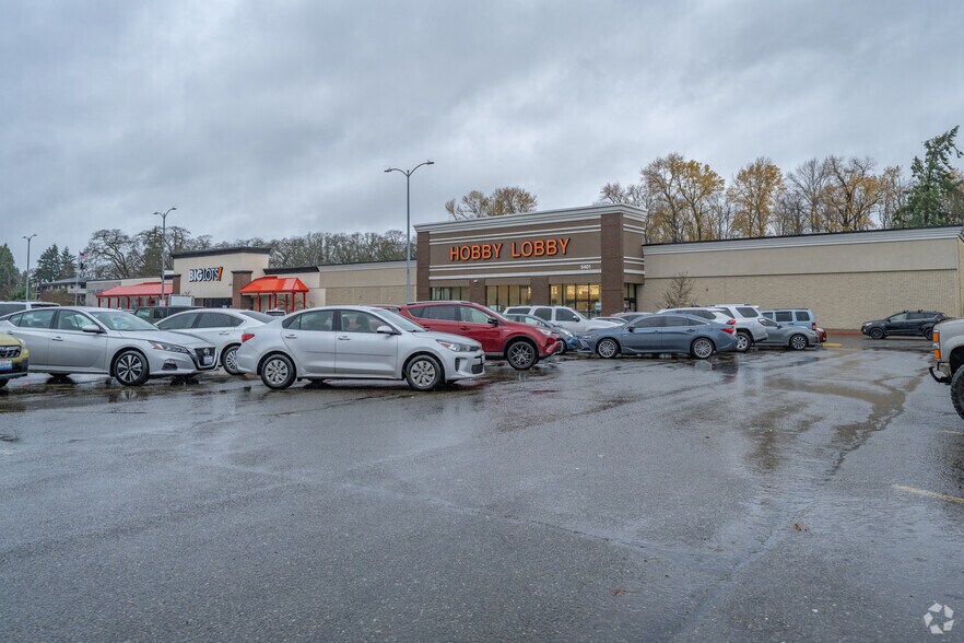 More Photos Of 5401-5409 100th St SW, Tacoma General Retail For Lease