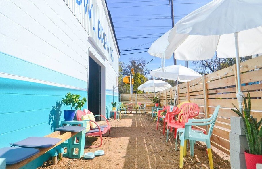 More Photos Of 2400 E Cesar Chavez St, Austin Loft Creative Space For Lease