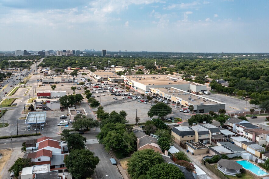 More Photos Of 7879 Spring Valley Rd, Dallas General Retail For Lease