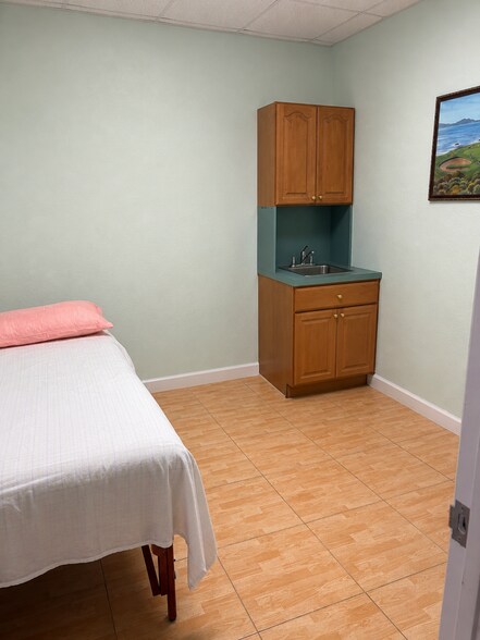 More Photos Of 6972 Aloma Ave, Winter Park Medical For Sale