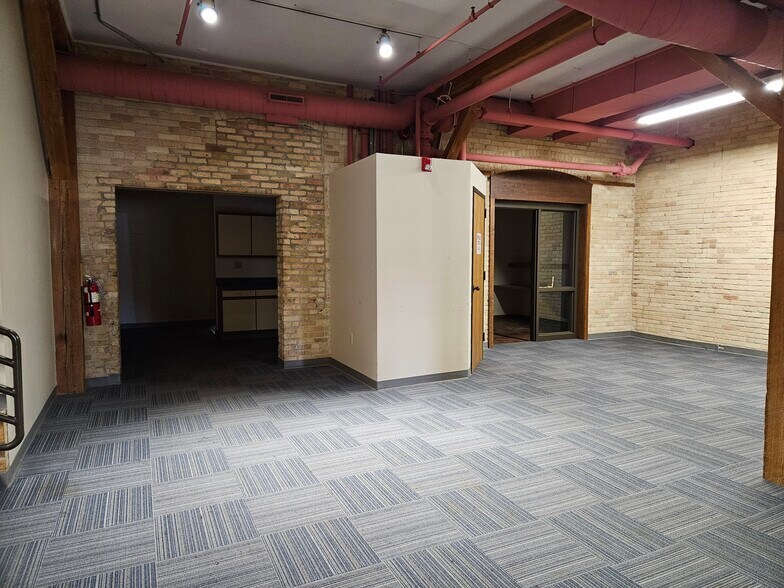 More Photos Of 500 S Hamilton St, Saginaw Medical For Sale