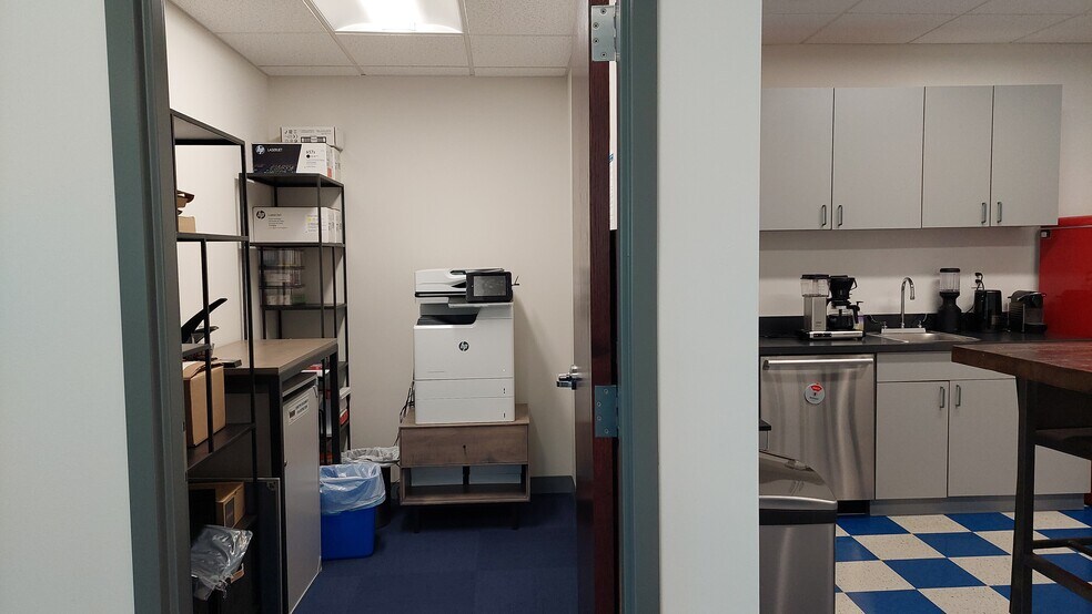 More Photos Of 500 Cummings Ctr, Beverly Office For Lease