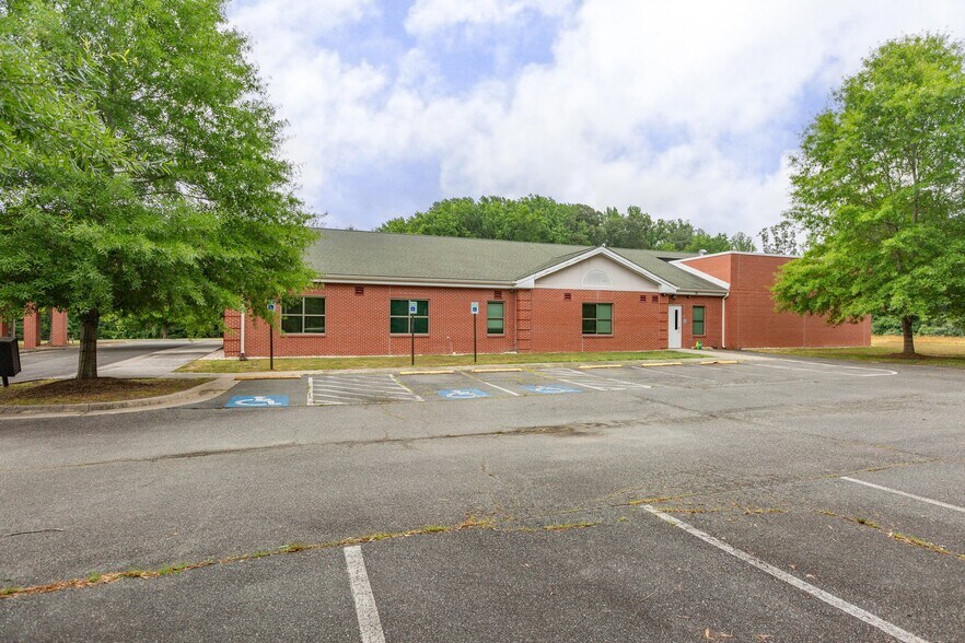 More Photos Of 15394 Kings Hwy, Montross Medical For Sale