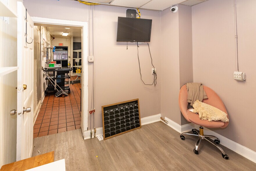 More Photos Of 1538 Light St, Baltimore Storefront Retail Residential For Sale