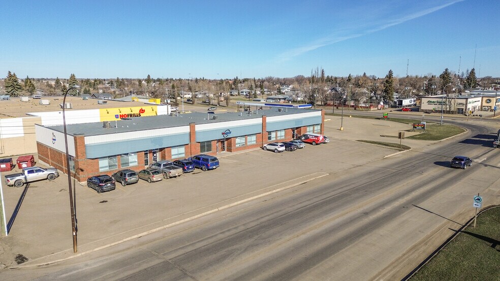 More Photos Of 4602 50 St, Stettler Light Manufacturing For Sale