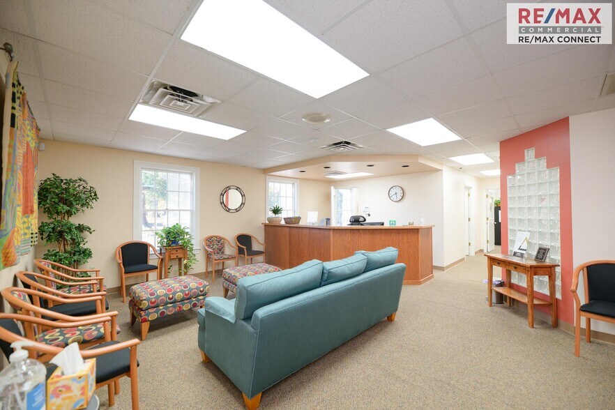 More Photos Of 401 Oyster Point Rd, Newport News Medical For Sale
