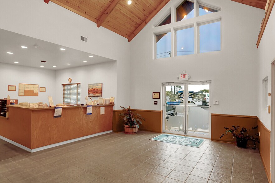 More Photos Of 655 Brown Rd, Myerstown Warehouse For Sale