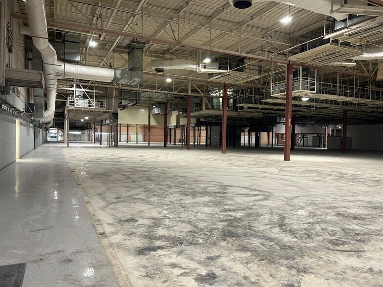 More Photos Of 10321 W Reno Ave, Oklahoma City Manufacturing For Sale