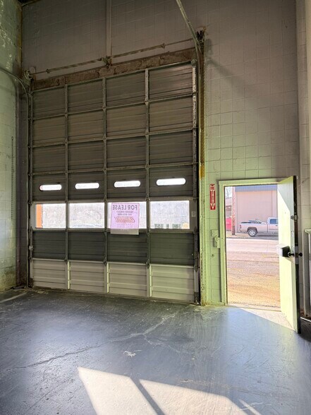 More Photos Of 380 W 1st Ave, Eugene Flex For Lease